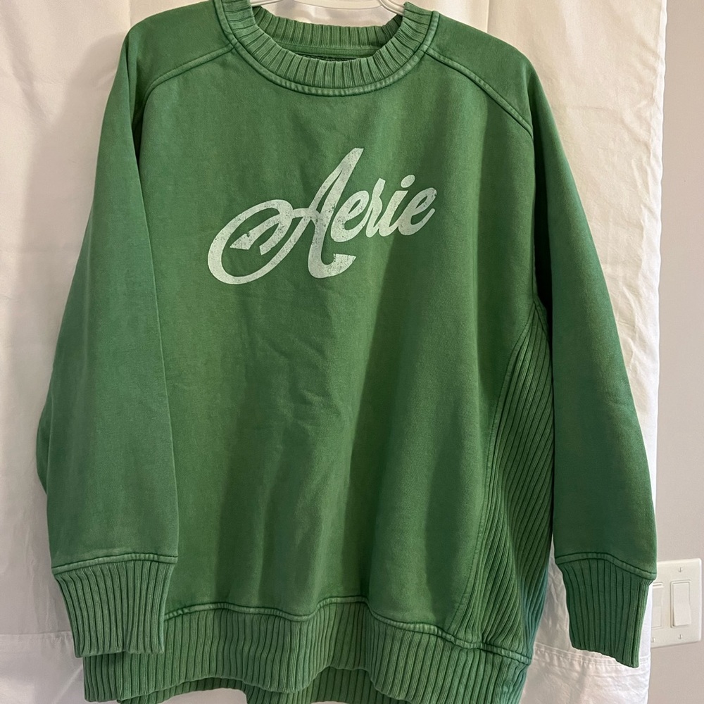 American Eagle oversized sweatshirt.